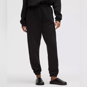Women's Lululemon Black Scuba Jogger Sweats size 6 008-A